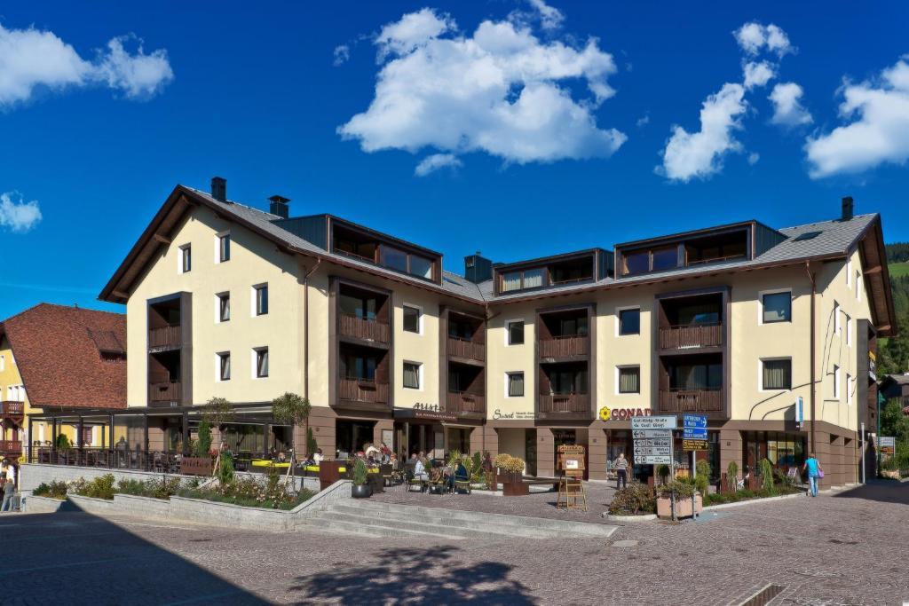 Ariston Dolomiti Residence Доббиако Экстерьер фото